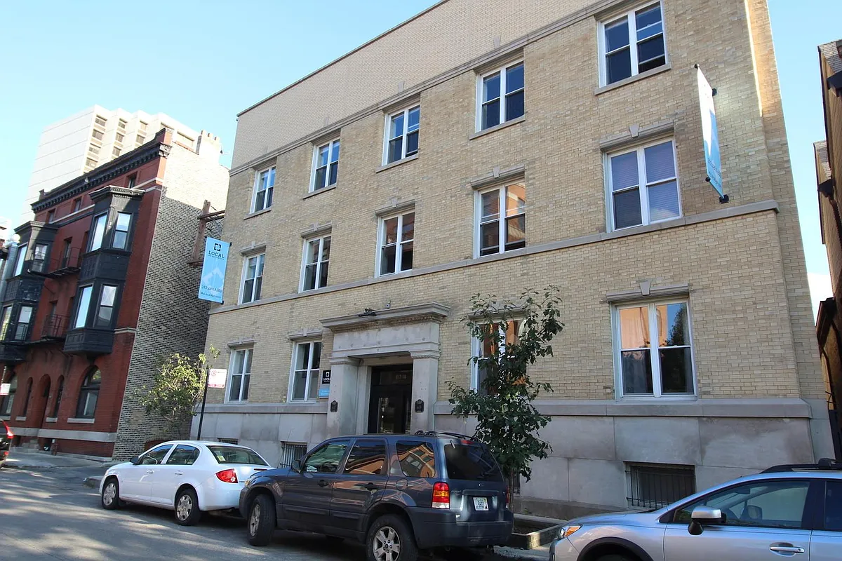 Building Photo - 617 W Drummond Pl #2CE