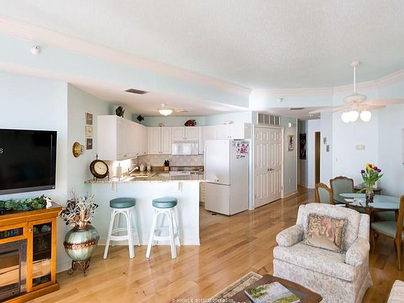 5th image of 10 N Forest Beach Dr Unit 1505