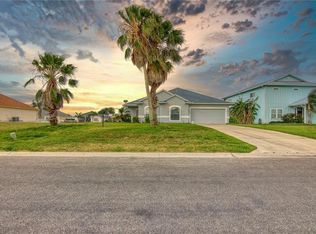 105 Windjammer St, Rockport, TX 78382