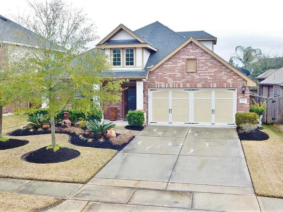 1st image of 6926 Sanders Hill Ln