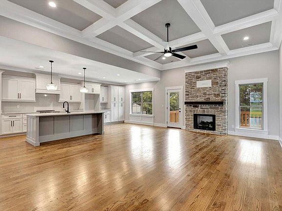 3rd image of 211 Quartz Dr #17