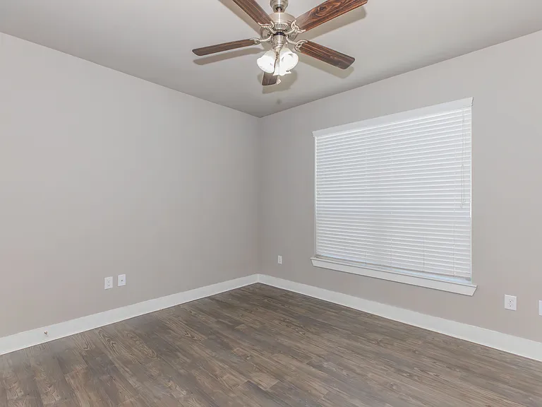 Lodge at Guadalupe Apartments LP — Photo 14