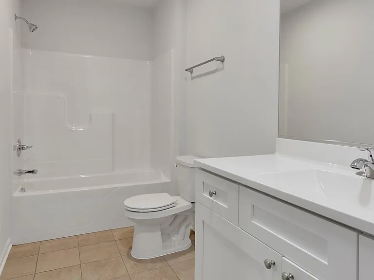 8253 Aviana Ave #B — Photo 16