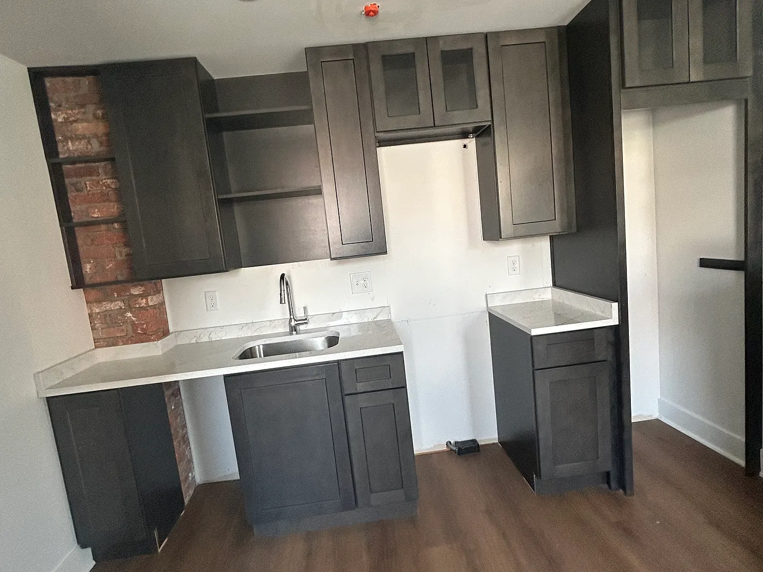 1 bed, $1,300 — Photo 3