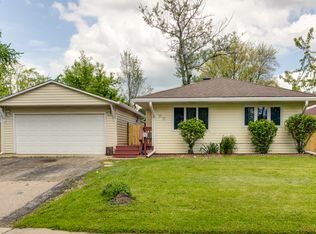1155 Chippewa Cir, Carpentersville, IL 60110