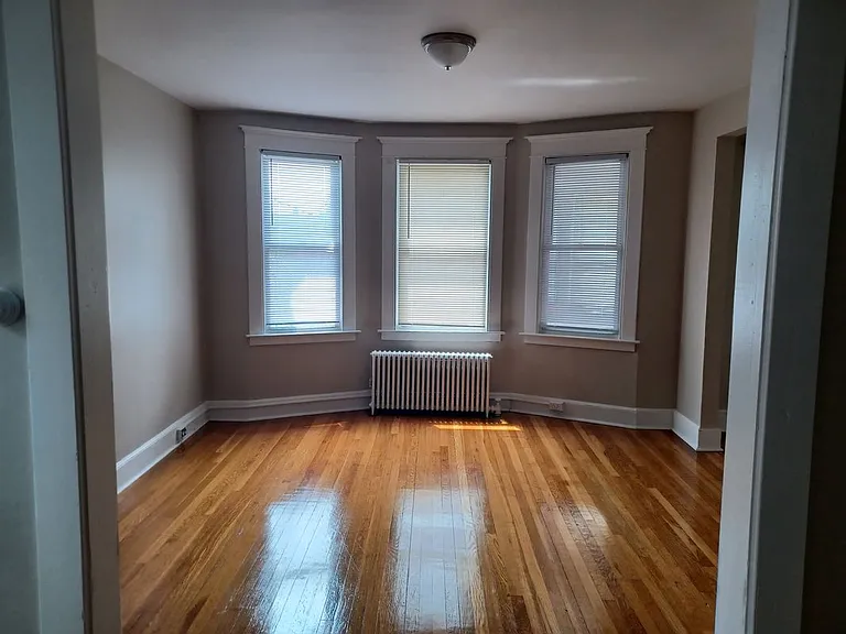 37 Fairfield St #2 — Photo 10
