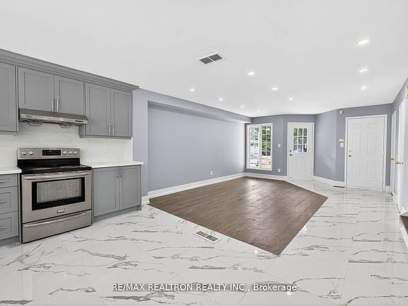 5th image of 17 Lenthall Ave