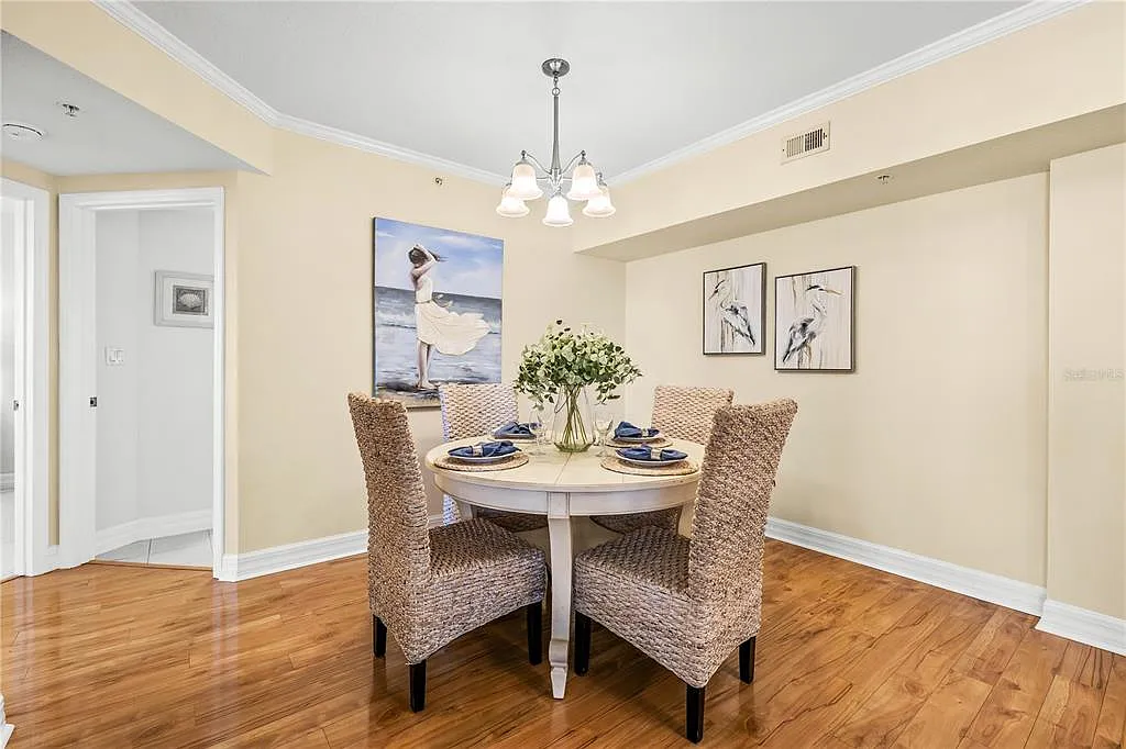 3 bed, 2.0 bath, 1525 sqft, $2,200 — Photo 4