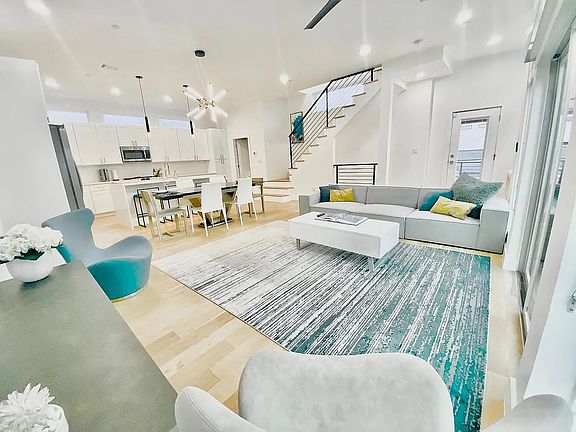 3rd image of 4223 Delano Pl #104
