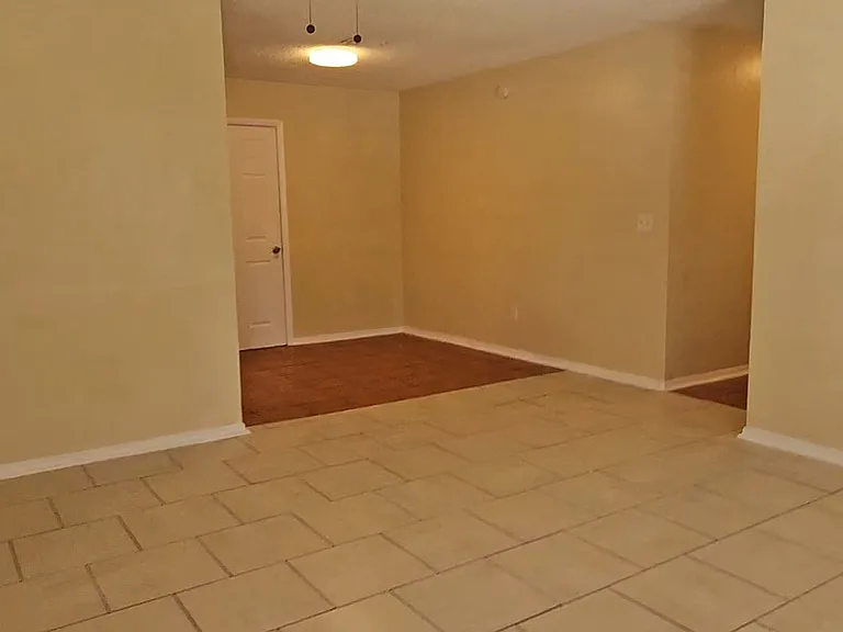 902 W Jackson St #A — Photo 2