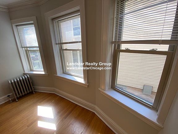 3rd image of 4518 N Wolcott Ave APT 1B