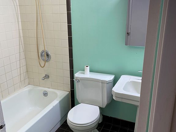 2nd image of 2001 Sacramento St APT 1A