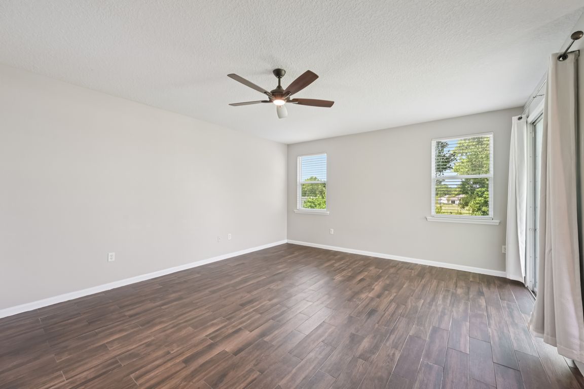 next background image