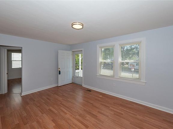 3rd image of 15 Ansell Ave