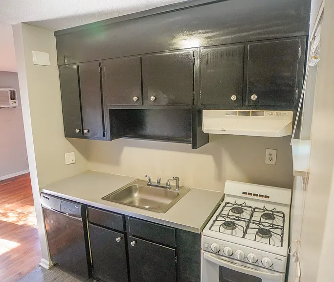 755 Saint Charles Ave NE #10 — Photo 6