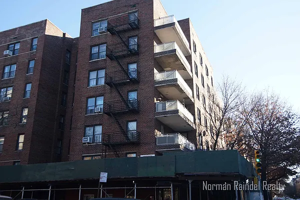 Rented by Norman Raindel, LREB | media 26