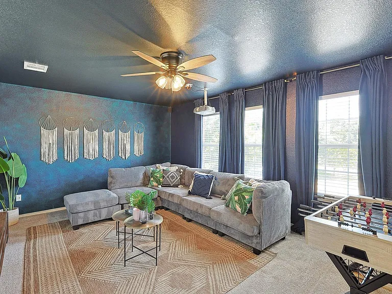1049 Pullman Dr — Photo 28