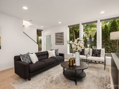 909 29th Avenue S, Seattle, WA, 98144