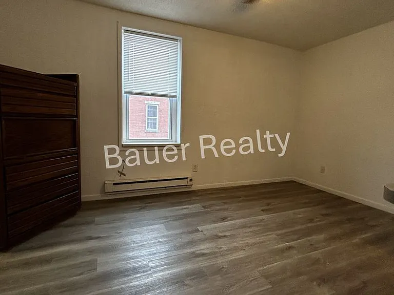 43 E Main St — Photo 4