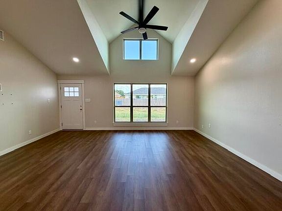2nd image of 2914 Ricks Dr