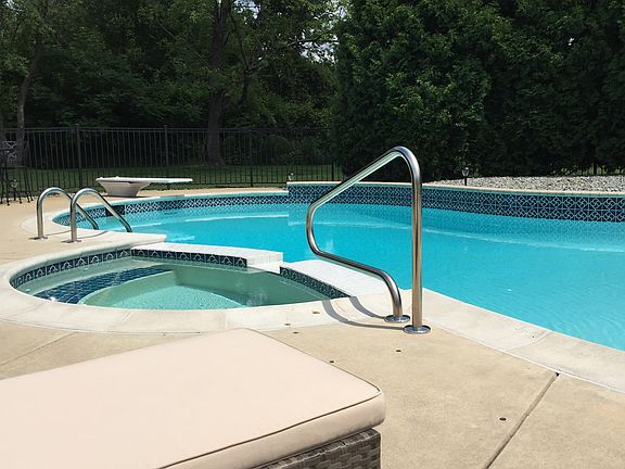 4th image of 25178 Birchwoods Dr