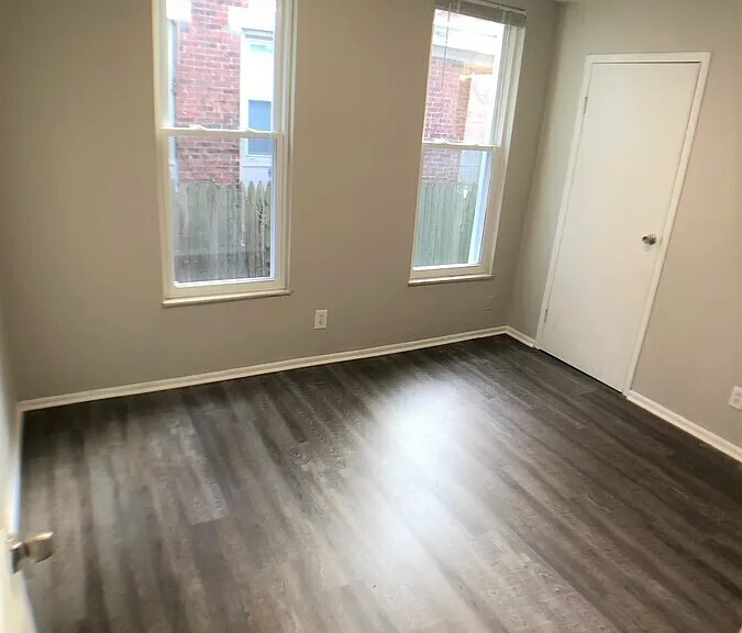 881 Oak St — Photo 11