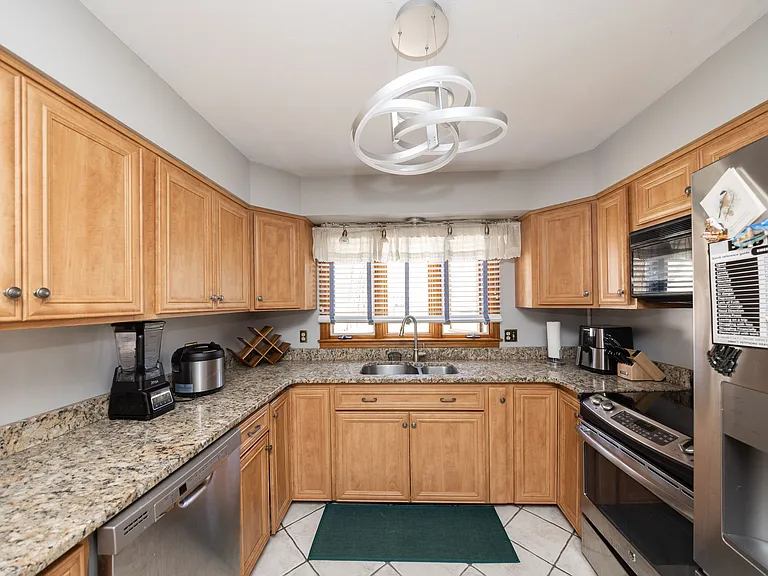 423 Goldthwaite Rd — Photo 8