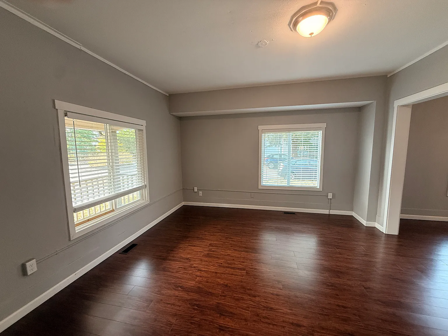 3 bed, 1.5 bath, 1364 sqft, $2,200 — Photo 3