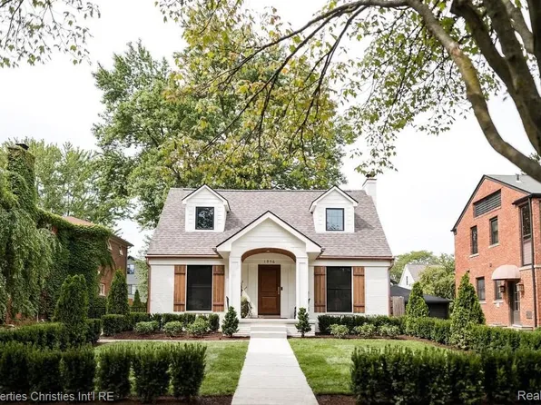 1956 Birmingham Blvd, Birmingham, MI 48009