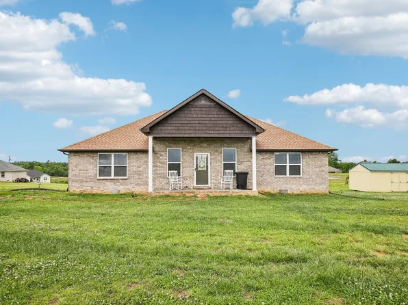 361 Elton Ln, Lafayette, TN 37083