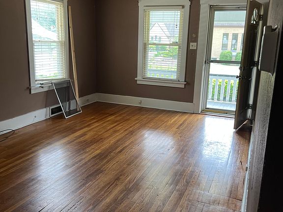 2nd image of 909 W Hanssler Pl