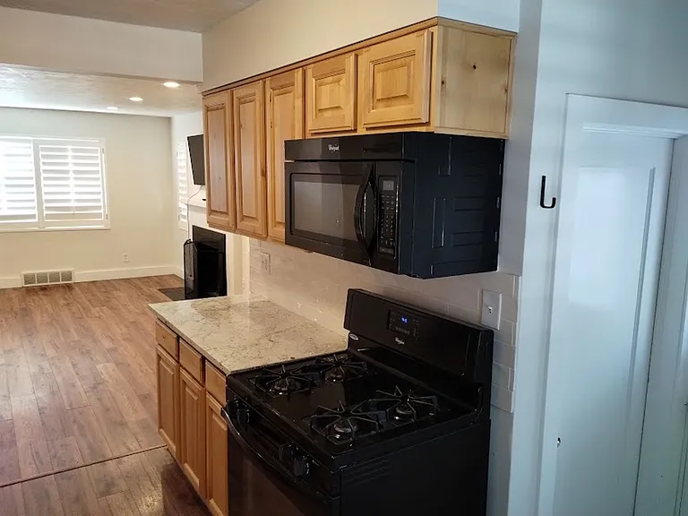 2196 S Broadmoor St — Photo 5