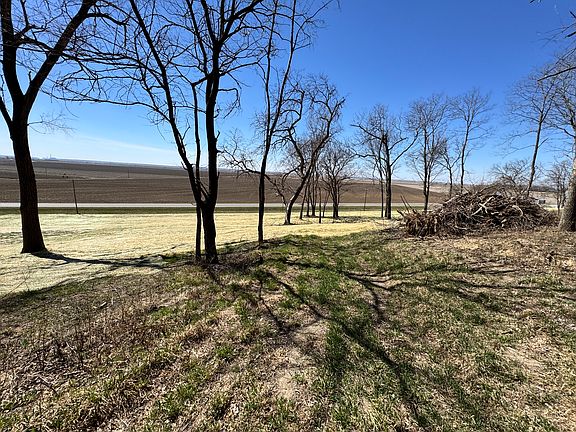 4th image of 2290 Bluff Rd