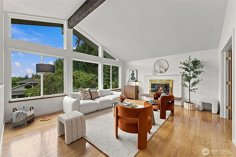 5th image of 318 228th Street SE