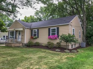 41 40th St SW, Wyoming, MI 49548