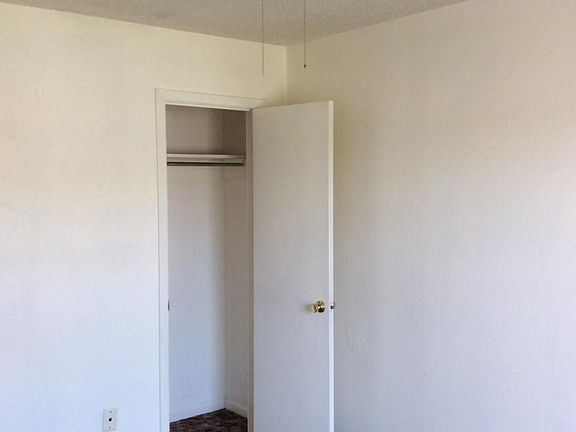 master bdrm has two closets