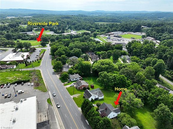 5th image of 326 E Independence Blvd