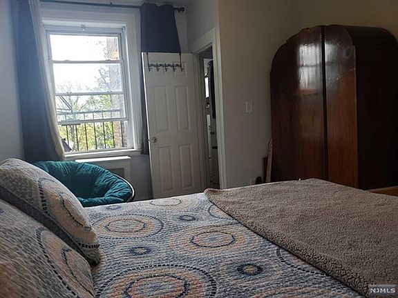 3rd image of 218 Broad Ave APT 3B
