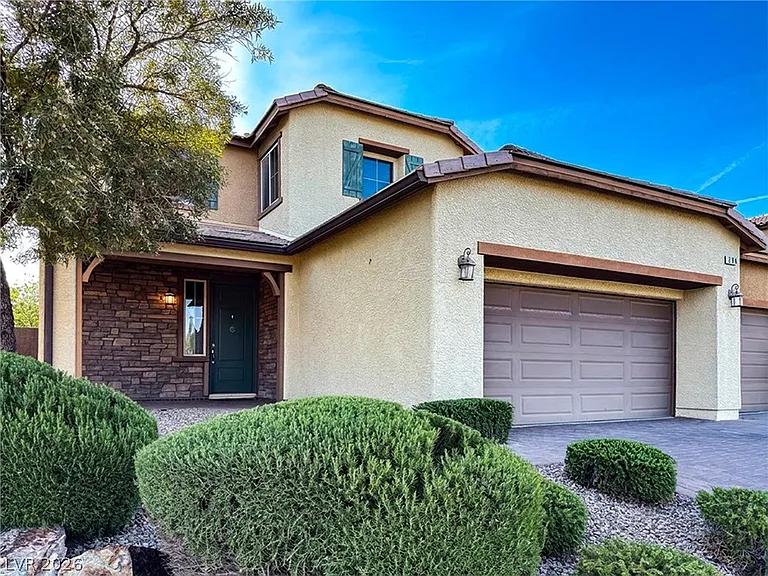 208 Rocky Basin St — Photo 4