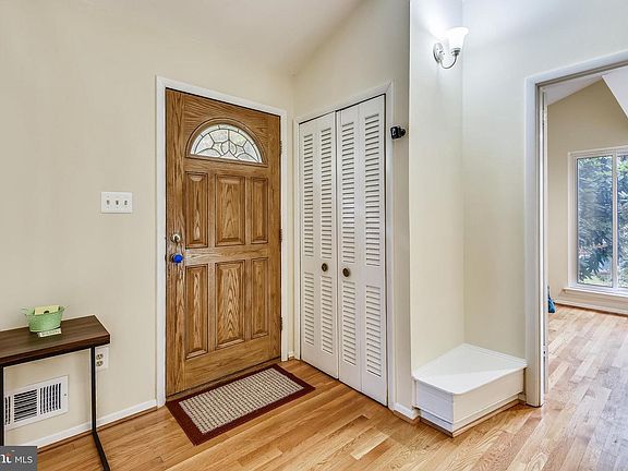 2nd image of 10317 Forest Ave