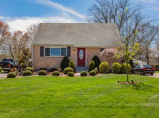 9306 Michael Edward Dr, Louisville, KY 40291