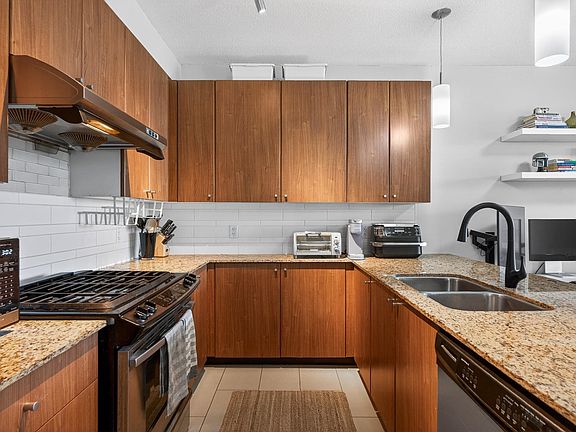 4th image of 280 Ross Dr #1401