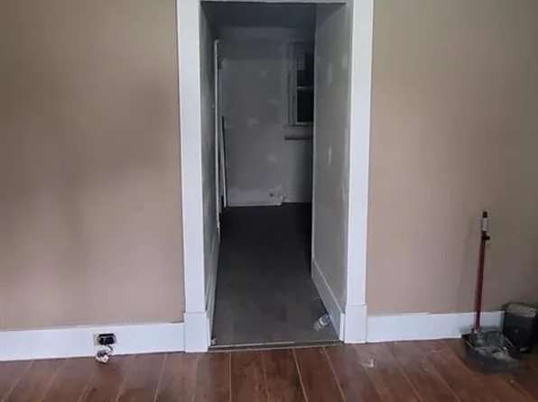 3654 Pine Grove Ave, Saint Louis, MO 63121