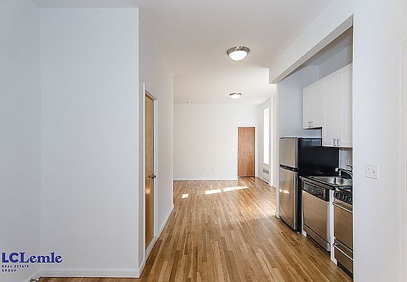 4th image of 1361 Lexington Ave #3