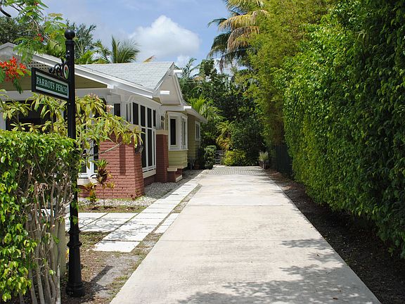 3rd image of 111 SE 12th Ave