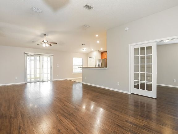 5th image of 2428 Willowbend Dr