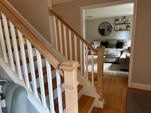 3rd image of 22 Heritage Hill Dr