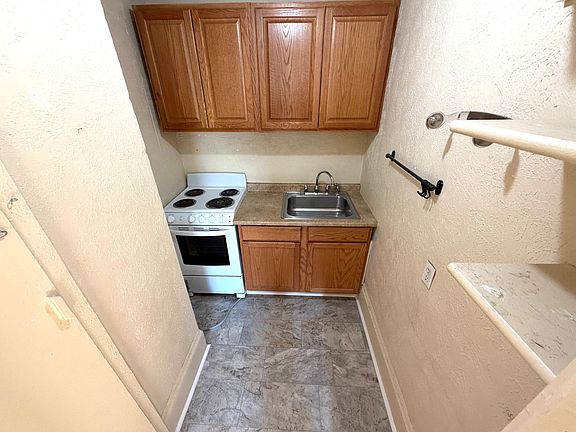 3rd image of 208 Breckenridge St APT 5