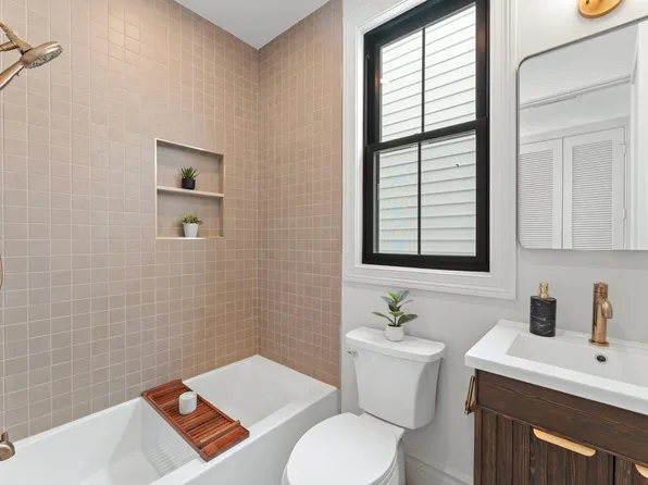 83 Liberty Place image 29 of 43