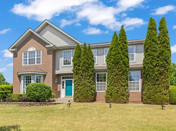 621 Lake Cornish Way, Algonquin, IL 60102